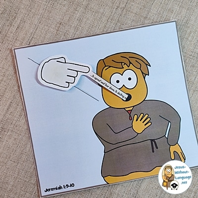 Jeremiah papercraft moving the hand